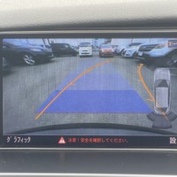 アウディ A4アバント2.0TFSIクワトロ 4WD Bカメラ ヒーター付Pシート ETC ナビ TVのサムネイル